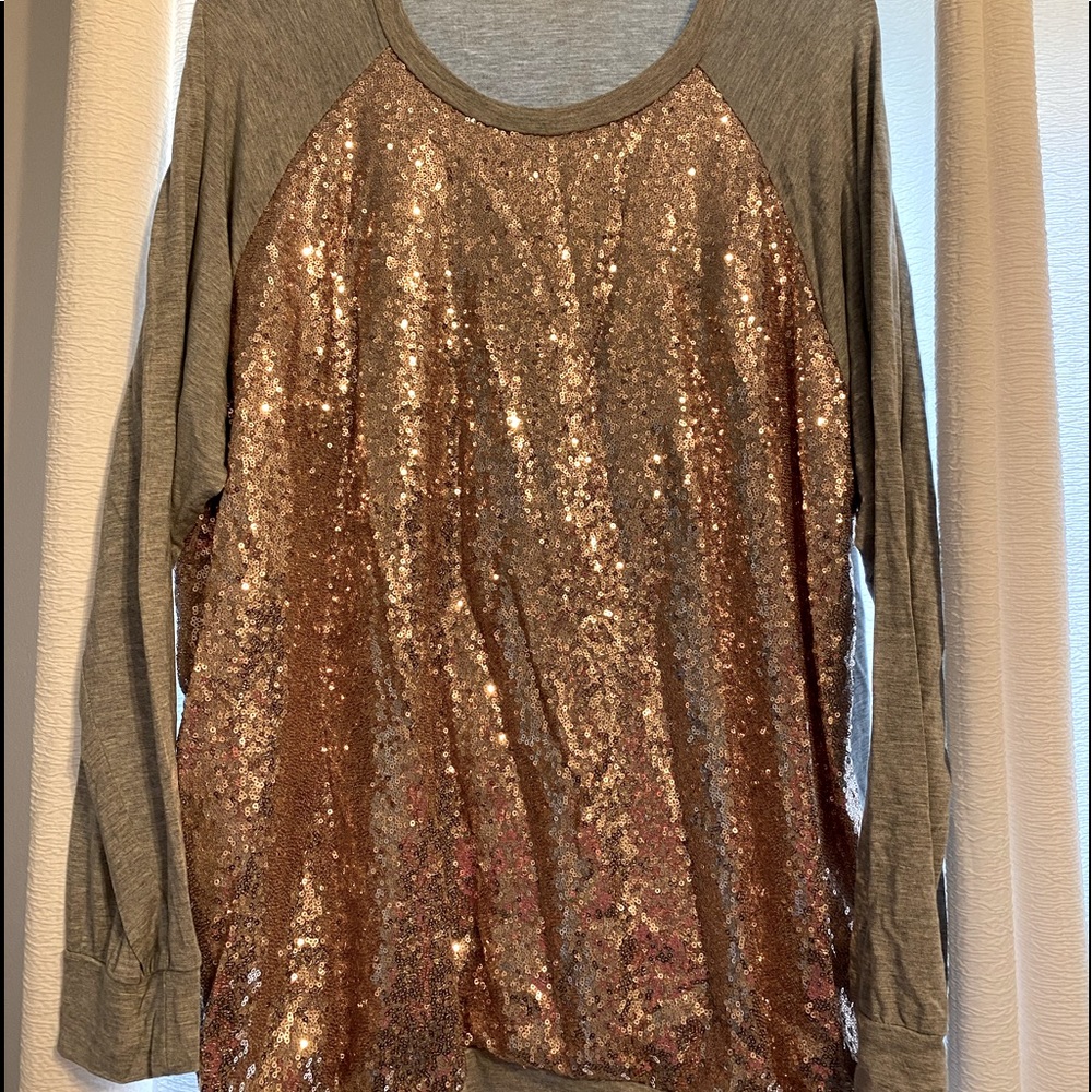 XL, Petite Adele, long sleeve